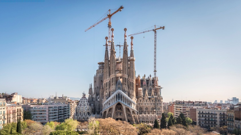 Sagrada Familia 2000x1125 2